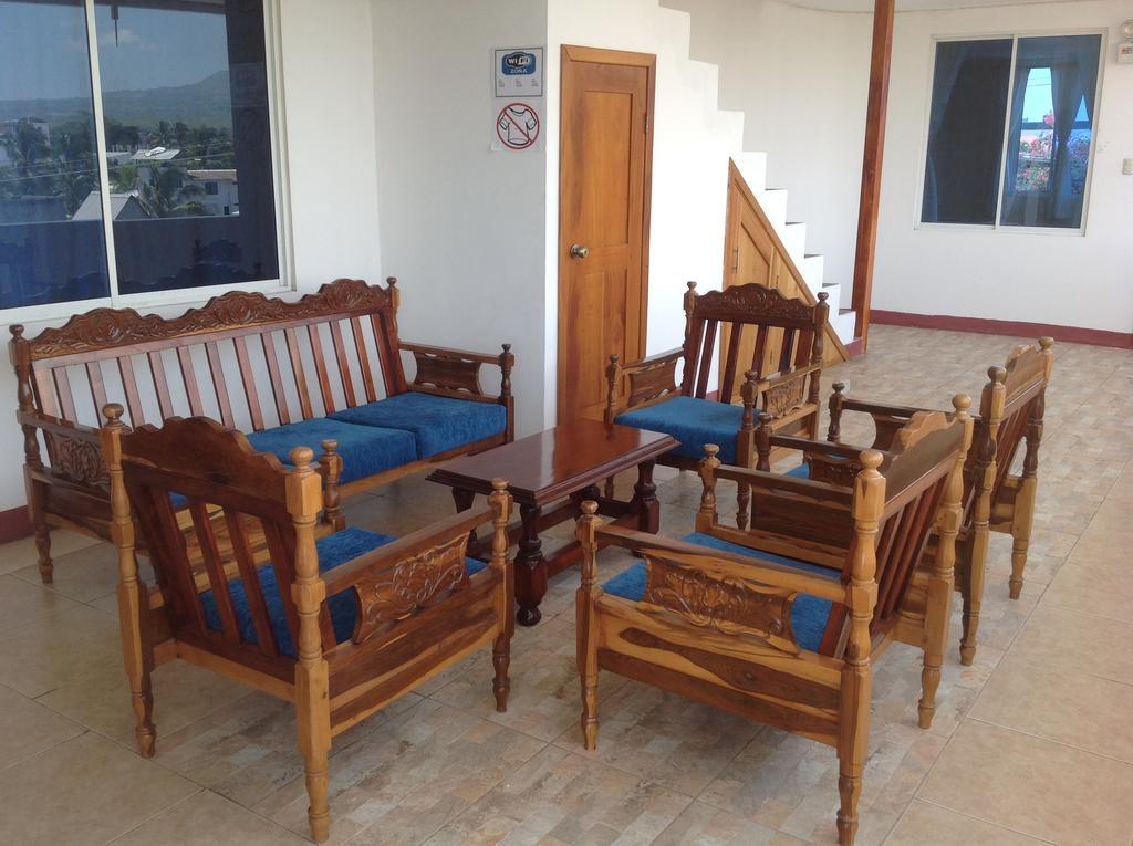 Gloria - Galápagos Inn Puerto Ayora  Esterno foto