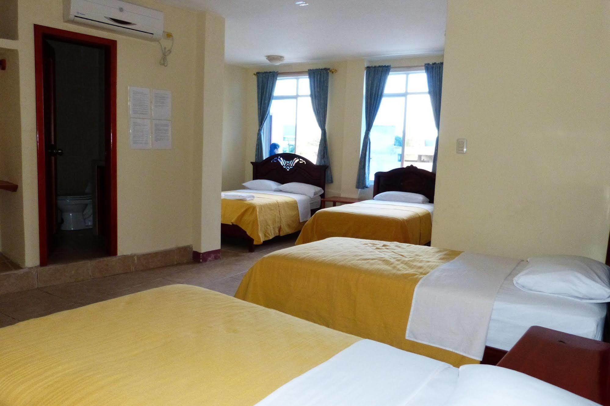 Gloria - Galápagos Inn Puerto Ayora  Esterno foto